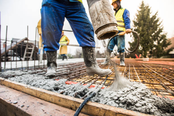 Best Custom Concrete Contractor  in Osawatomie, KS